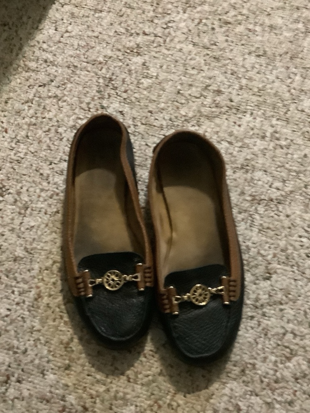 AEROSOLES‎ Black and Brown Leather Two-Tone Loafers with Gold Accent